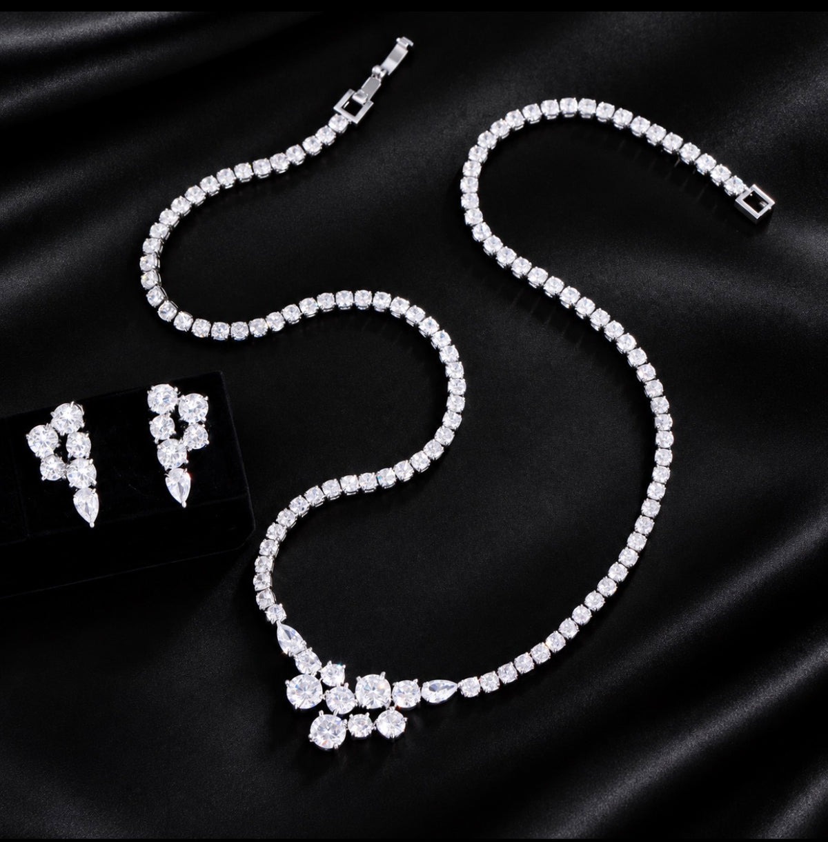 NISHKI Celeste Crystal Necklace & Earring Set