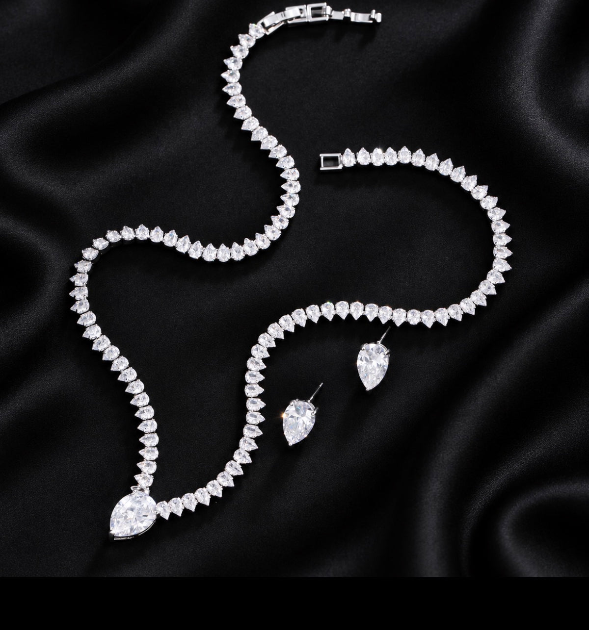 NISHKI Valentina Pear Crystal Necklace & Earring Set